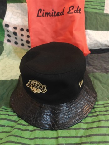 New Era Lakers Bucket Hat size ( M-L )