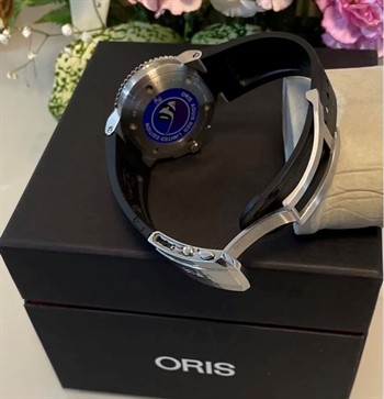 Oris Aquis Red LE